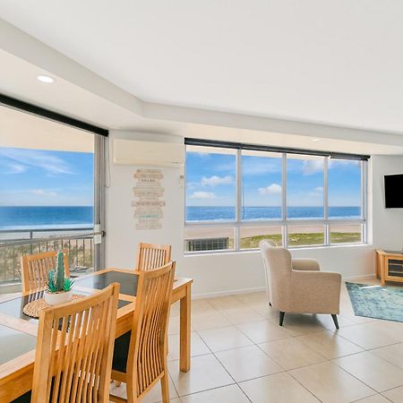 Oceanside Resort - Absolute Beachfront Apartments Голд-Кост Экстерьер фото
