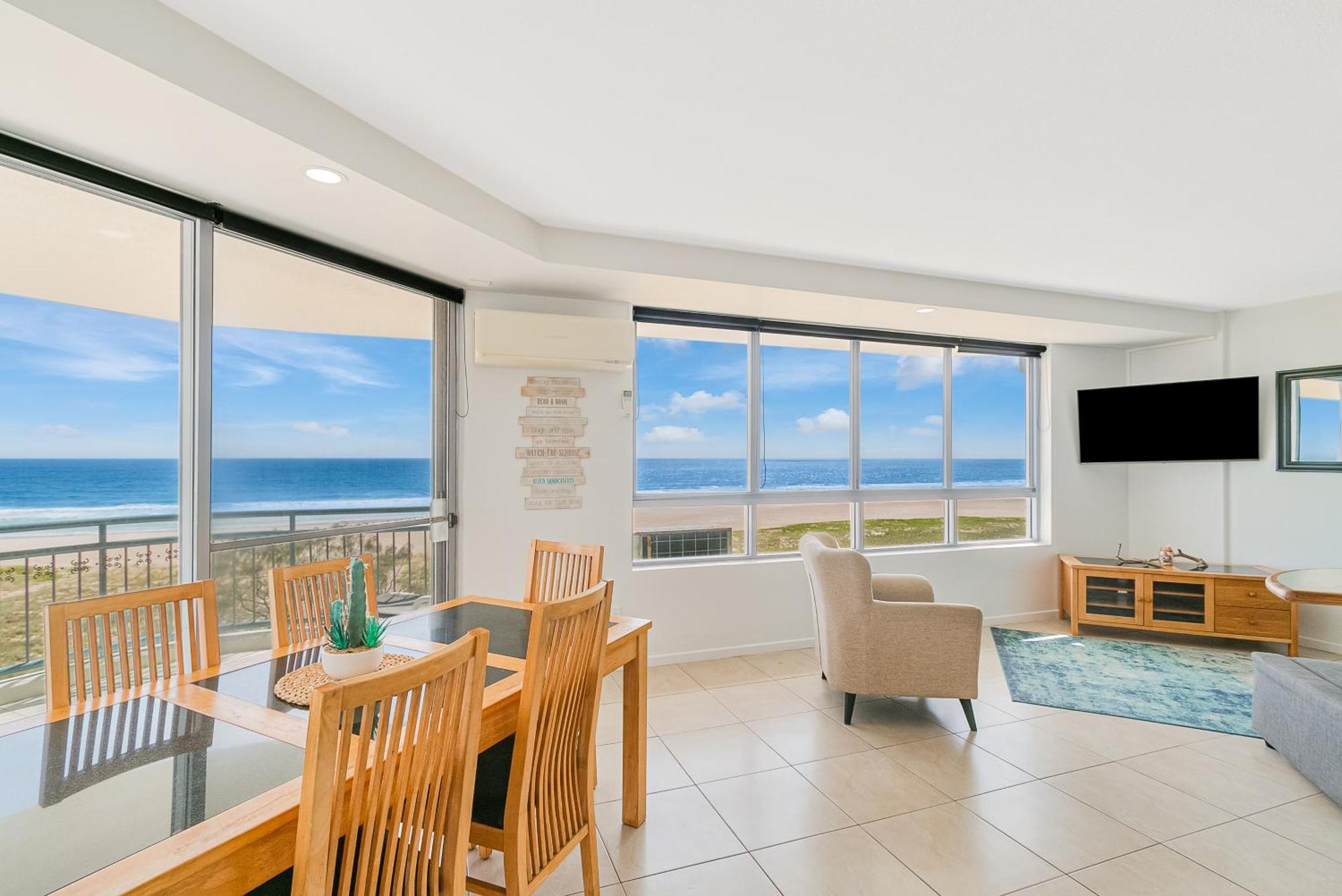Oceanside Resort - Absolute Beachfront Apartments Голд-Кост Экстерьер фото