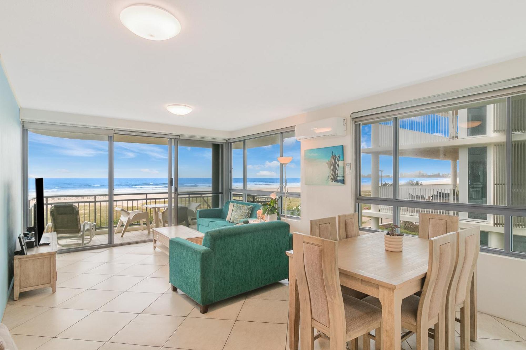Oceanside Resort - Absolute Beachfront Apartments Голд-Кост Экстерьер фото