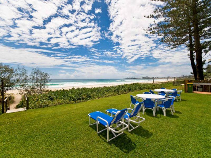 Oceanside Resort - Absolute Beachfront Apartments Голд-Кост Экстерьер фото