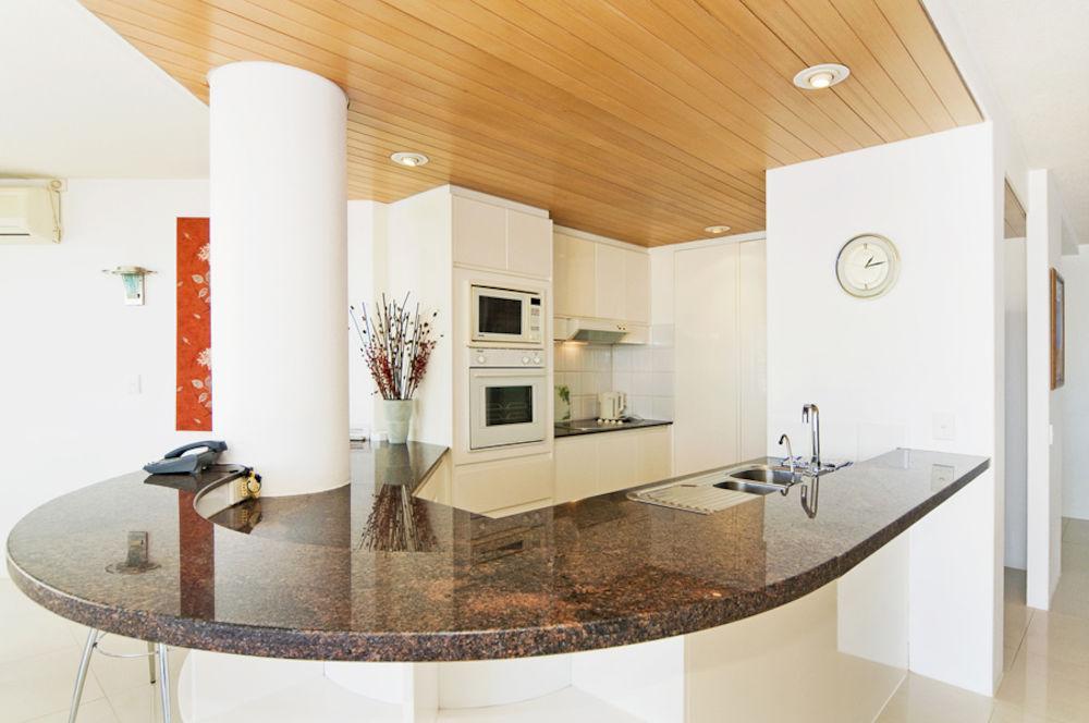 Oceanside Resort - Absolute Beachfront Apartments Голд-Кост Экстерьер фото