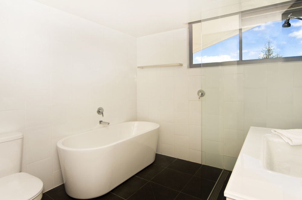 Oceanside Resort - Absolute Beachfront Apartments Голд-Кост Экстерьер фото